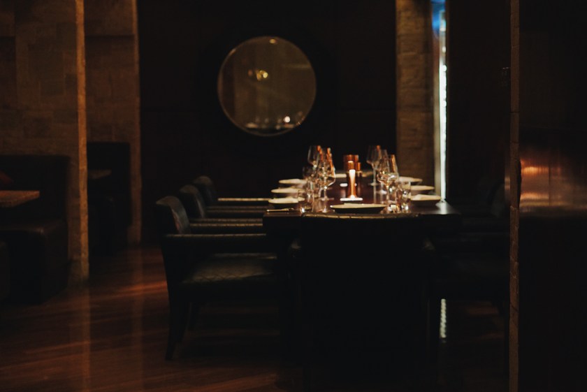 burger-and-free-flowing-beer-at-the-fireplace-new-world-manila-bay-hotel