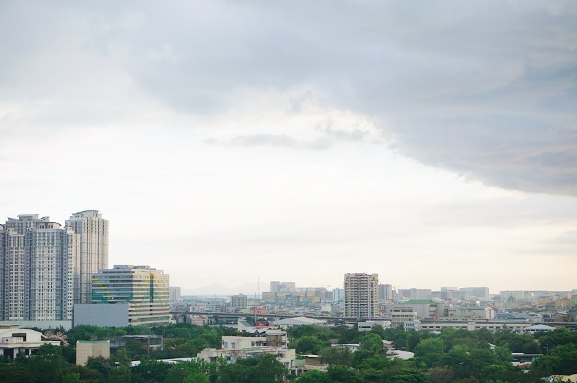 easter-staycation-at-holiday-inn-suites-makati