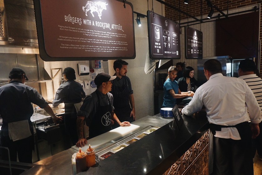 raging-bull-burgers-shangri-la-at-the-fort