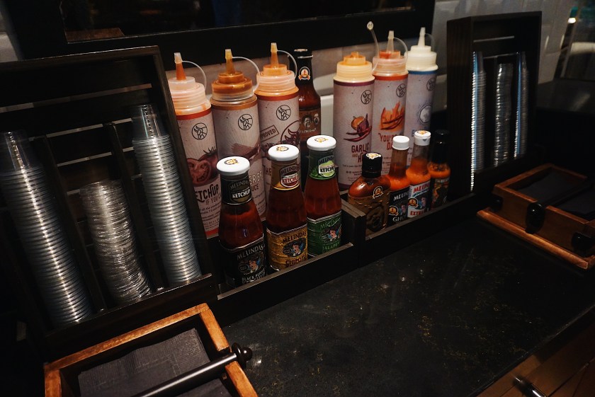 raging-bull-burgers-shangri-la-at-the-fort