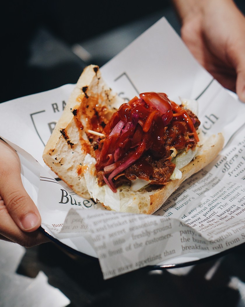 raging-bull-burgers-shangri-la-at-the-fort