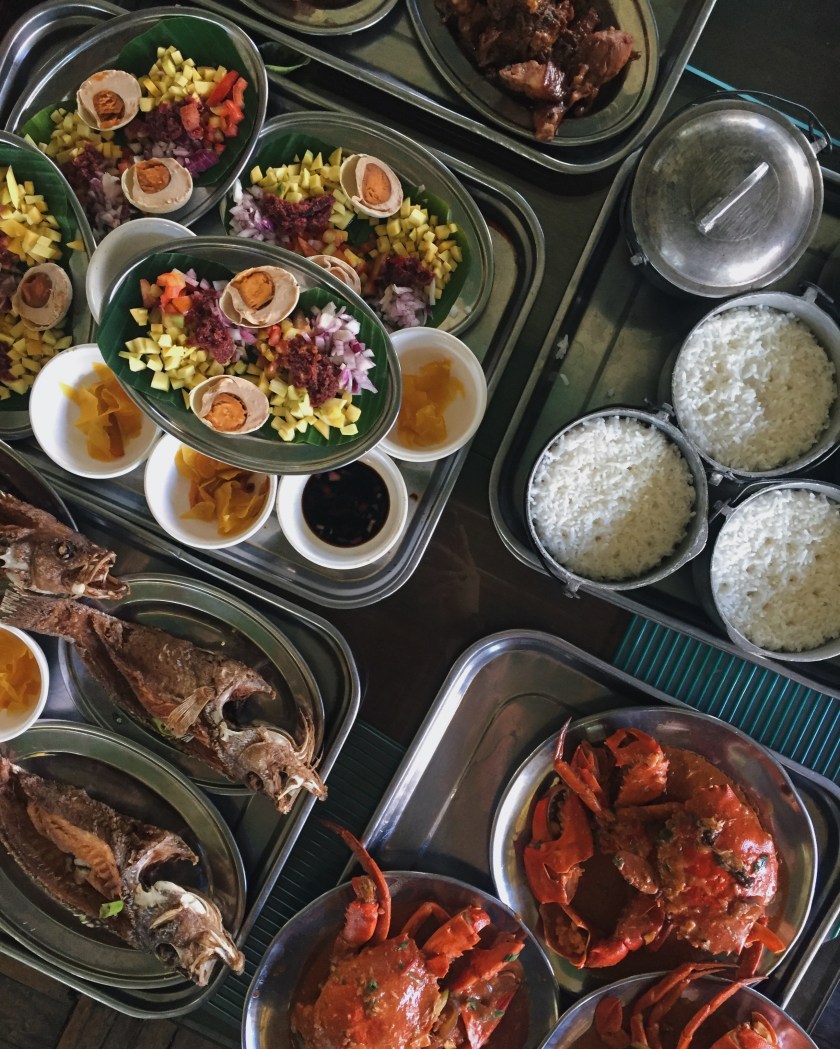 boodle-fight-at-isdaan-floating-restaurant-gerona-tarlac