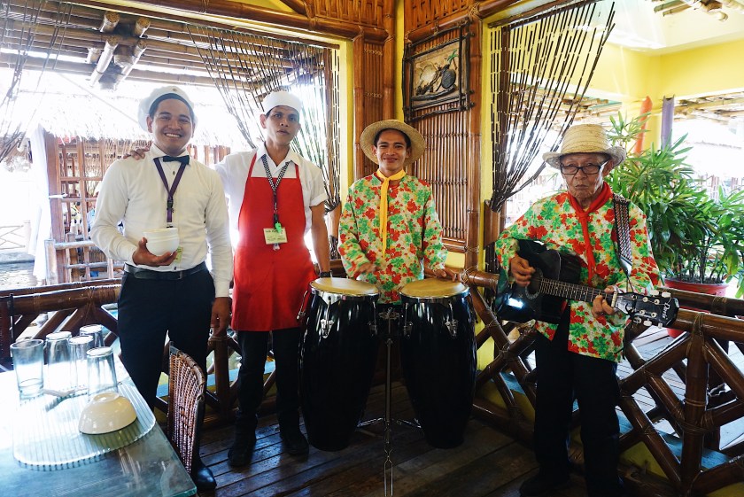 boodle-fight-at-isdaan-floating-restaurant-gerona-tarlac