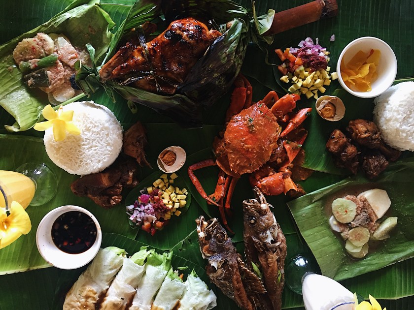 boodle-fight-at-isdaan-floating-restaurant-gerona-tarlac
