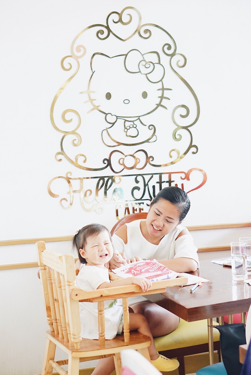 hello-kitty-cafe-manila-uptown-mall-bgc