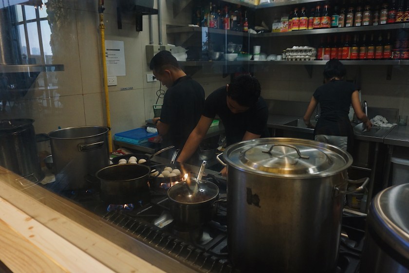 hole-in-the-wall-famry-taiwanese-street-food