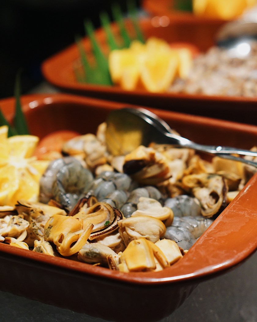 holiday-inn-makati-den-lim-takes-on-the-city-at-flavors-restaurant