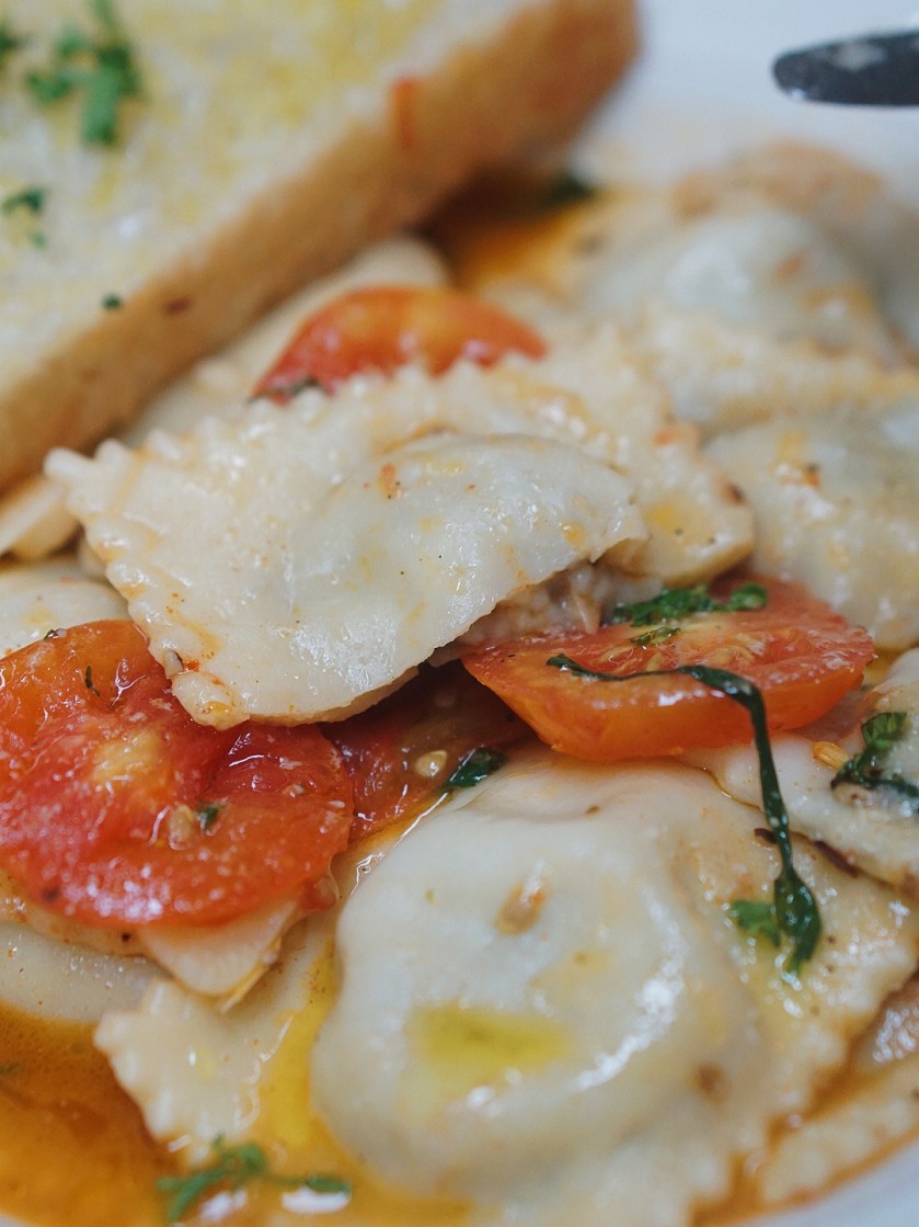 greenbelt-pizza-and-pasta-at-bistro-ravioli