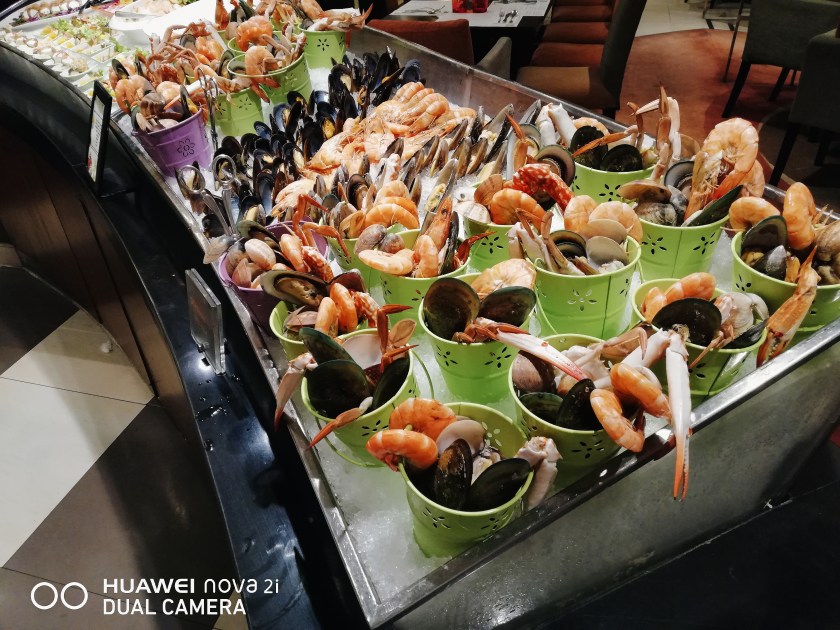 hotel-jen-manila-christmas-buffet-at-latitude