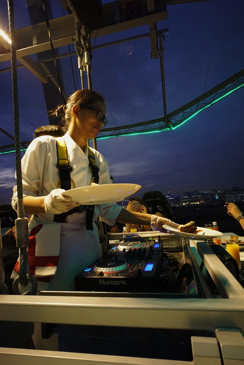 dinner-in-the-sky-philippines-solaire-resort