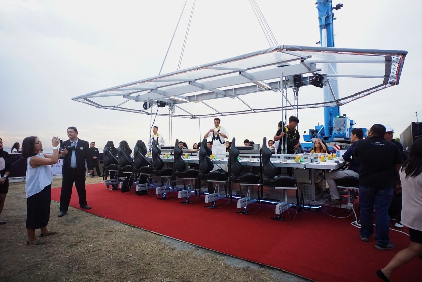 dinner-in-the-sky-philippines-solaire-resort