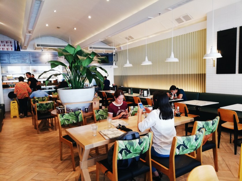 bgc-eats-friends-family-bonifacio-high-street-central