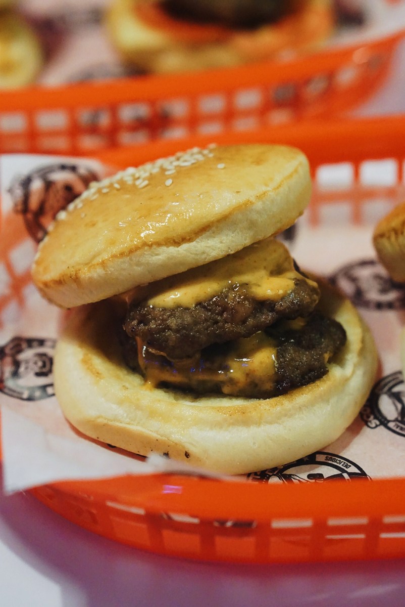 uptown-mall-burgers-and-wings-at-scott-burger-pnc