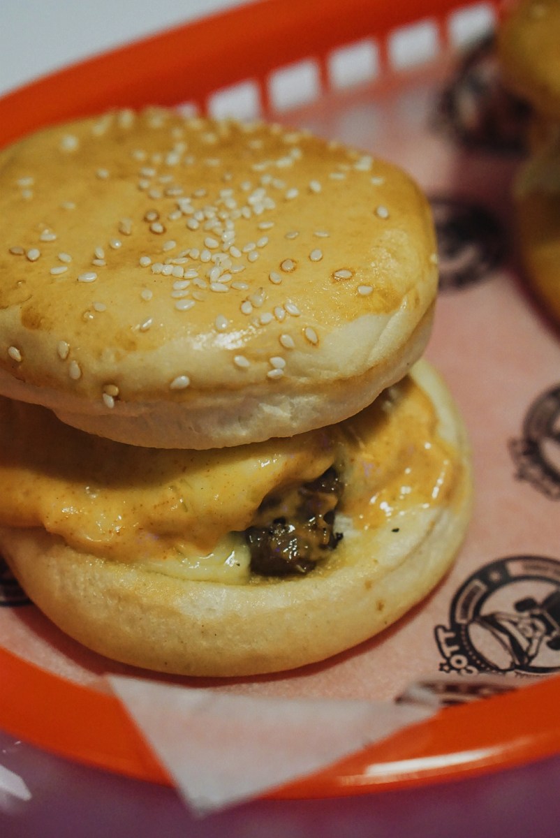 uptown-mall-burgers-and-wings-at-scott-burger-pnc