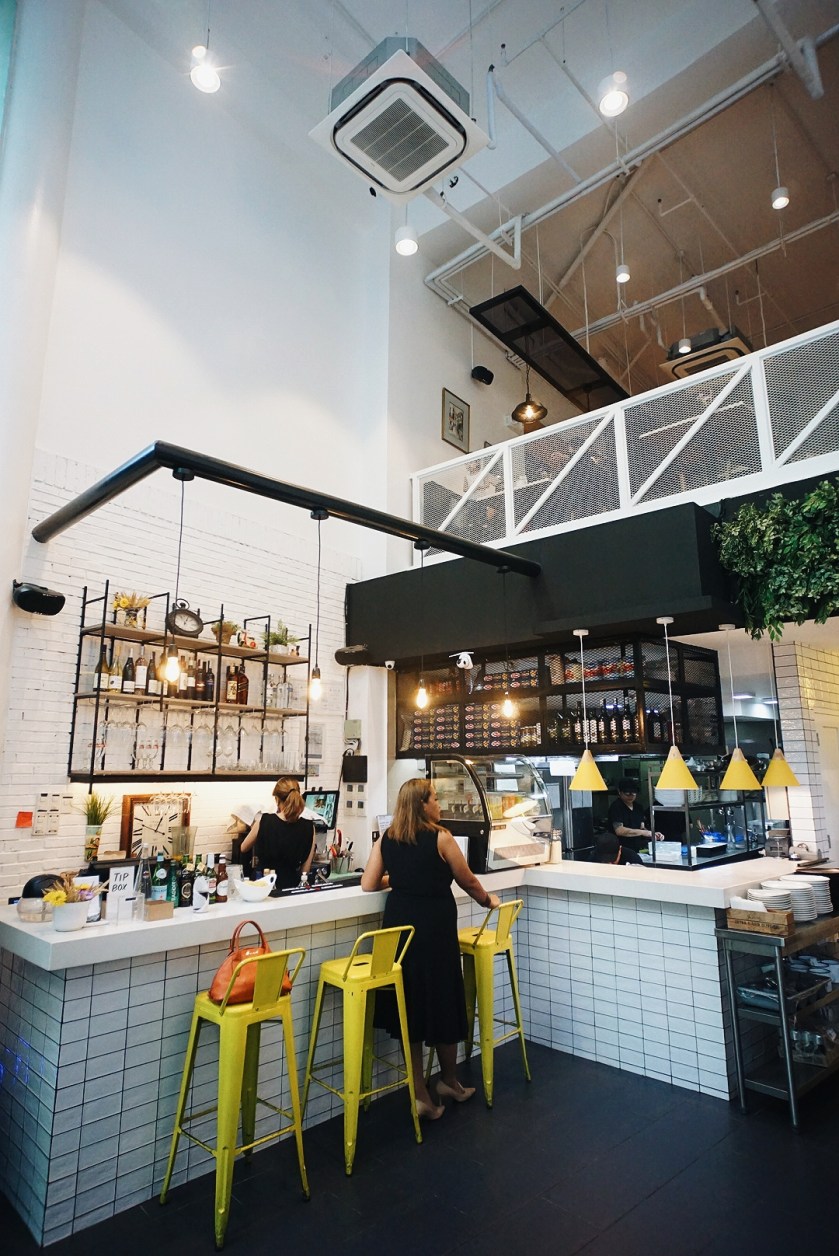 makati-eats-mediterranean-cuisine-at-extra-virgin-milano-residences