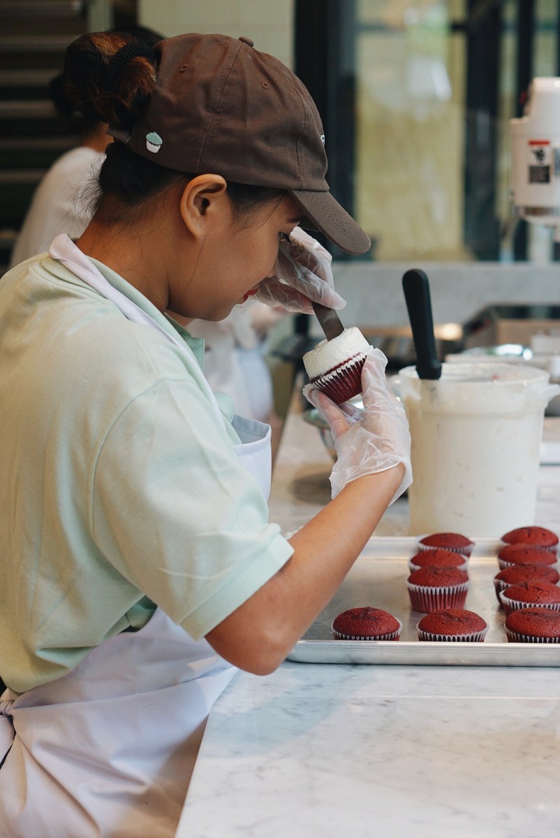 bgc-eats-sweet-treats-at-manilas-first-m-bakery