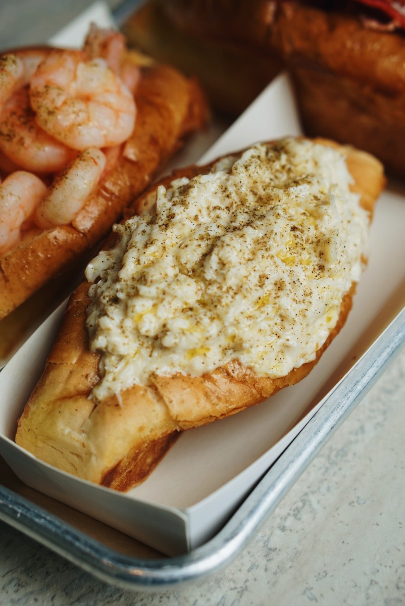 the-grid-food-market-lobster-roll-and-so-much-more-at-bun-appetit