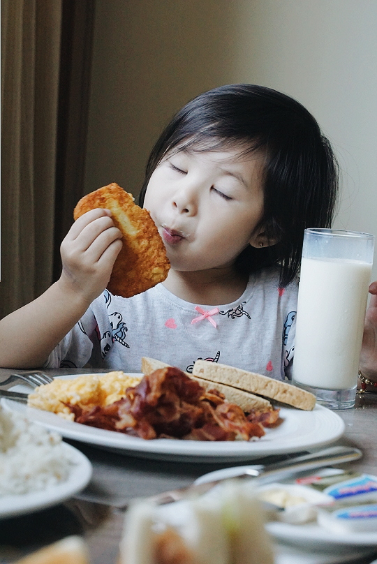 eat-and-explore-taal-vista-hotel