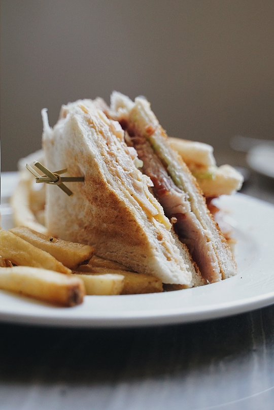 eat-and-explore-taal-vista-hotel