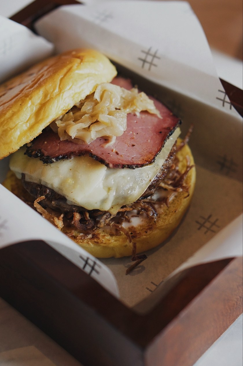 burgers-and-flatbreads-at-pound-x-flatterie-greenbelt-3
