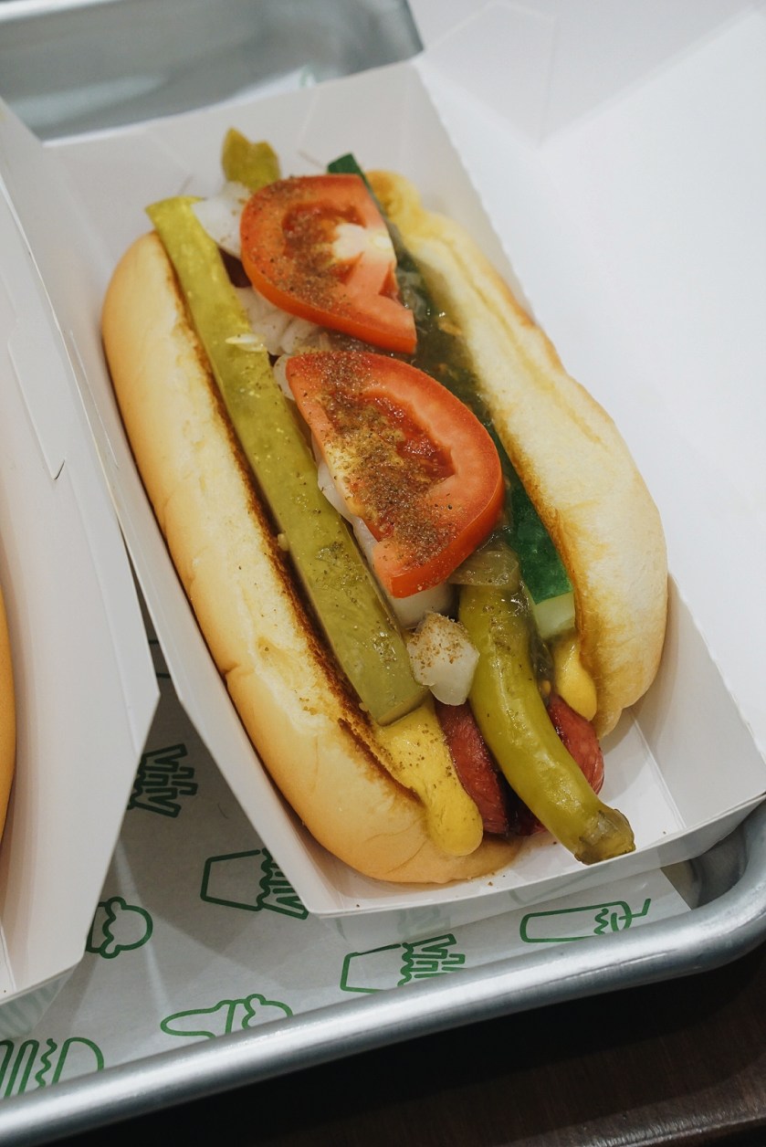 first-bite-of-shake-shack-philippines-central-square-bgc