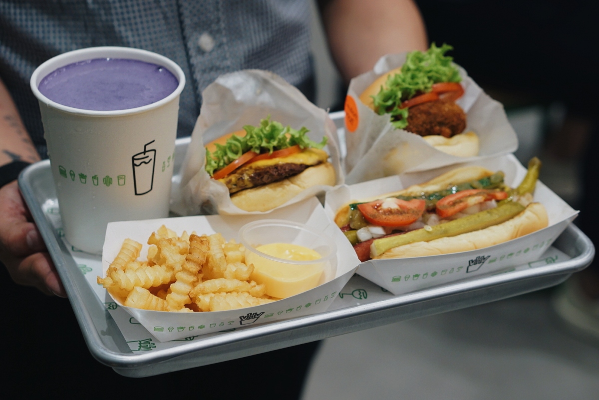 First Bite of Shake Shack Philippines – Central Square, BGC