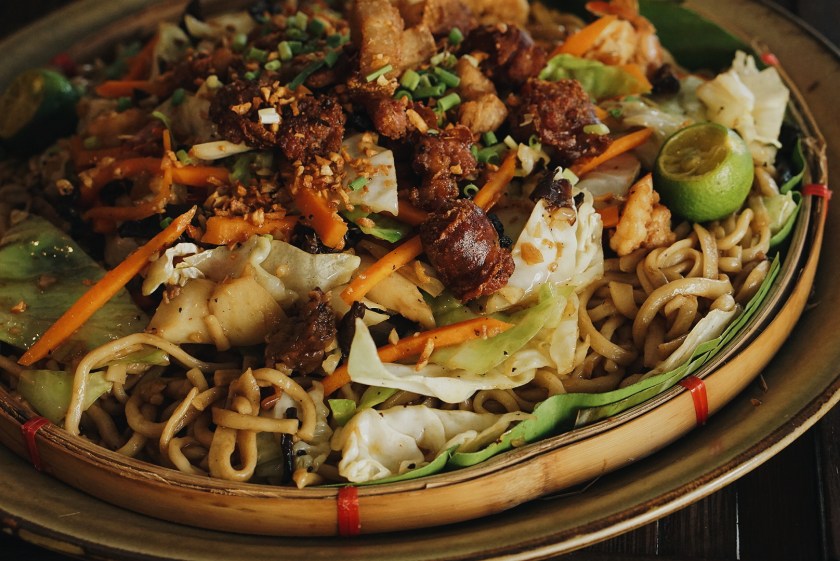 classic-filipino-food-at-mabinis-restaurant