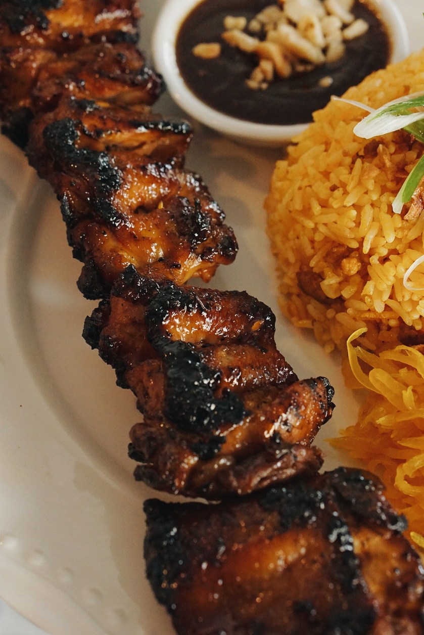 classic-filipino-food-at-mabinis-restaurant