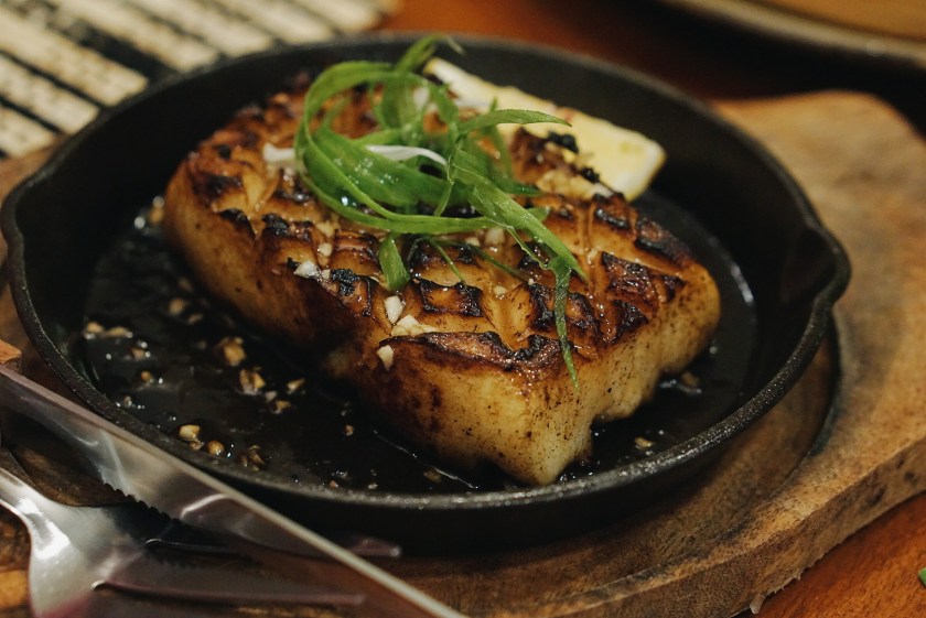 classic-filipino-food-at-mabinis-restaurant