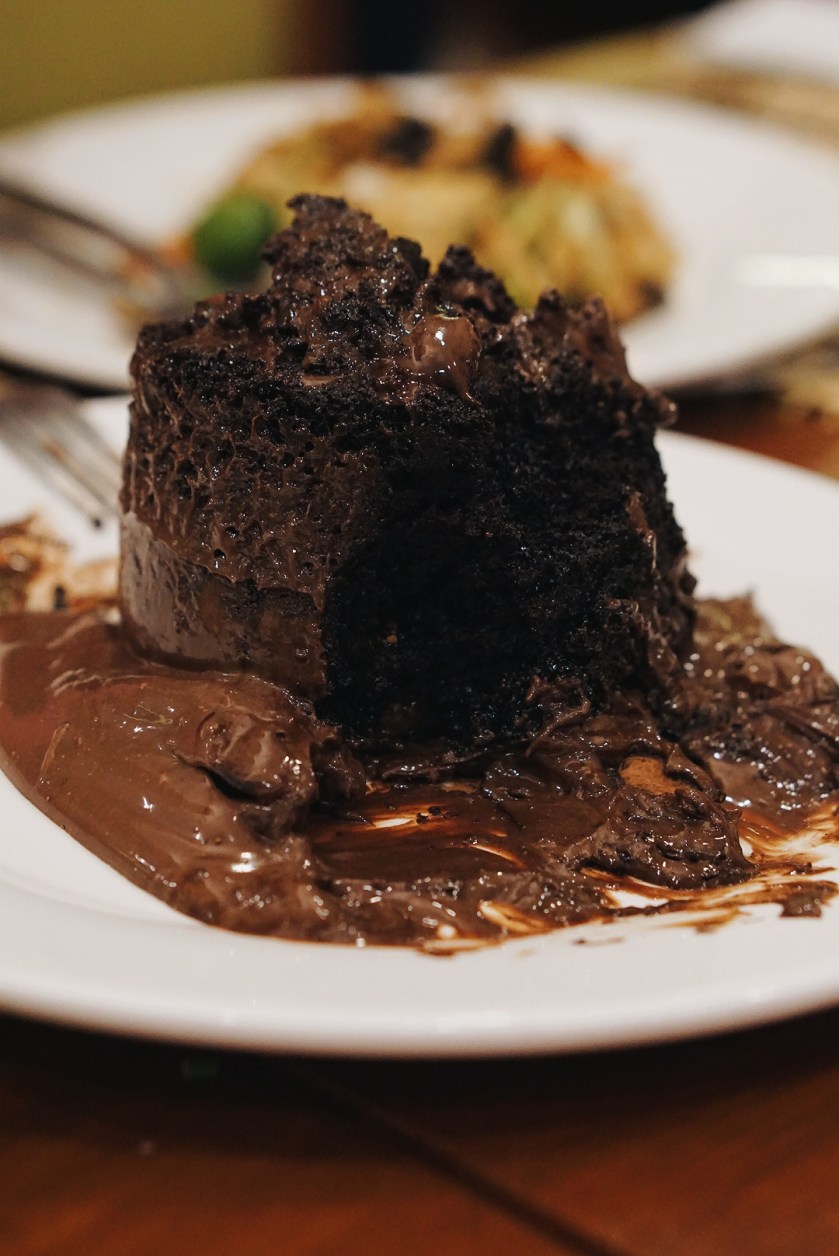 classic-filipino-food-at-mabinis-restaurant