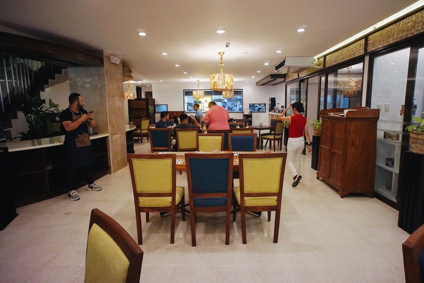 classic-filipino-food-at-mabinis-restaurant