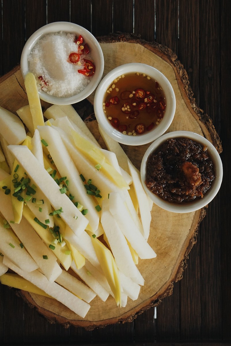 classic-filipino-food-at-mabinis-restaurant