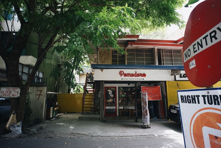pomodoro-pizza-pasta-kitchen-kapitolyo-pasig-city