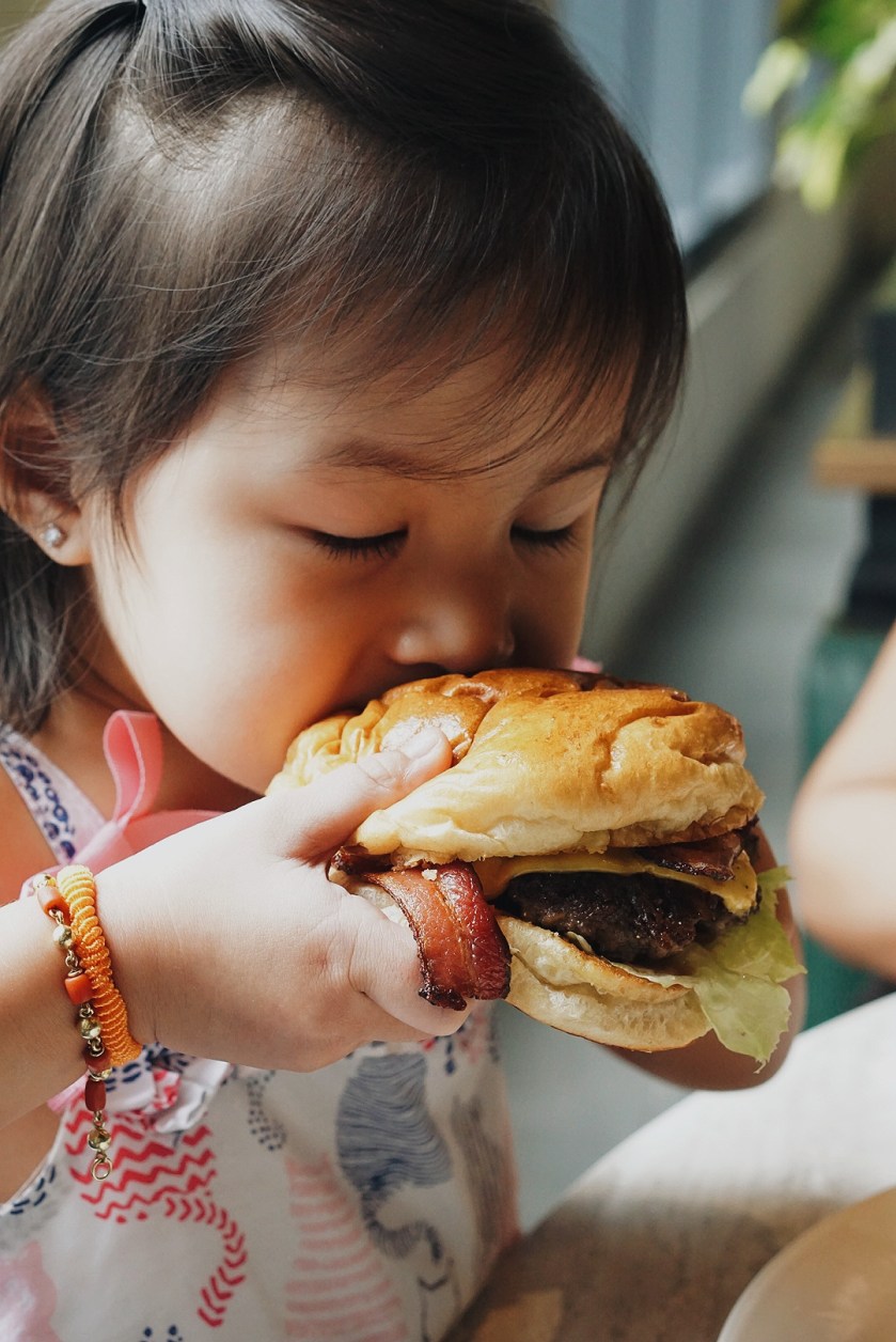 premium-burgers-at-beefier-in-the-grid-food-market