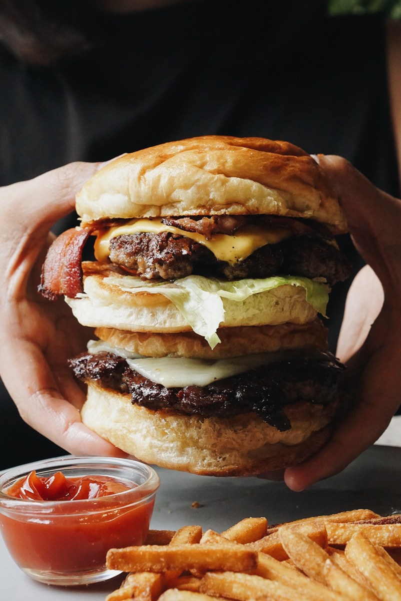 premium-burgers-at-beefier-in-the-grid-food-market