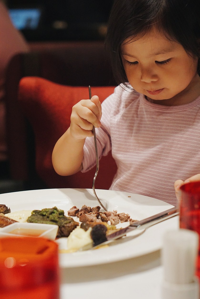 upside-down-dinner-at-the-manila-marriott-hotel